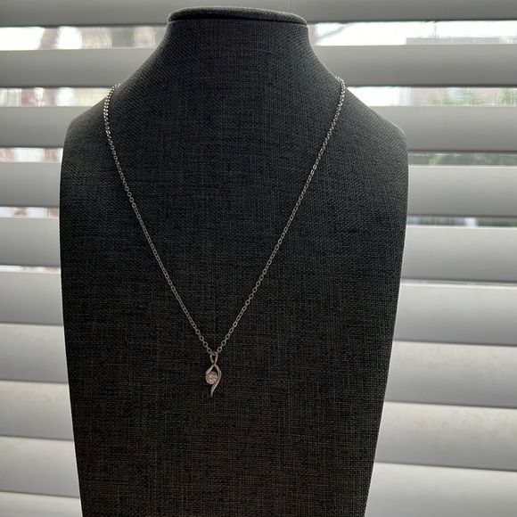 Ashlynn Avenue Ariel at the Concert Pendant - Picture 3 of 6